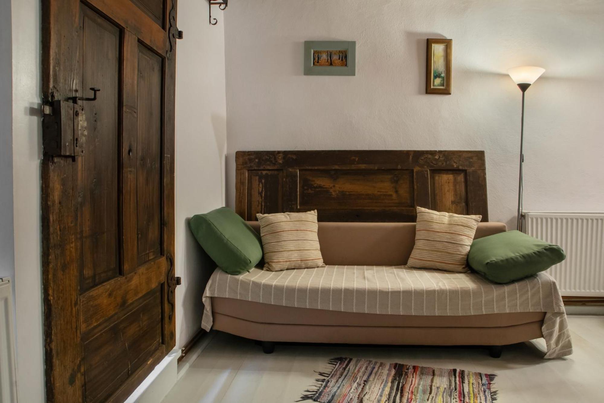 Bike House - 250-Year-Old Restored House In A Quiet Area براشوف المظهر الخارجي الصورة