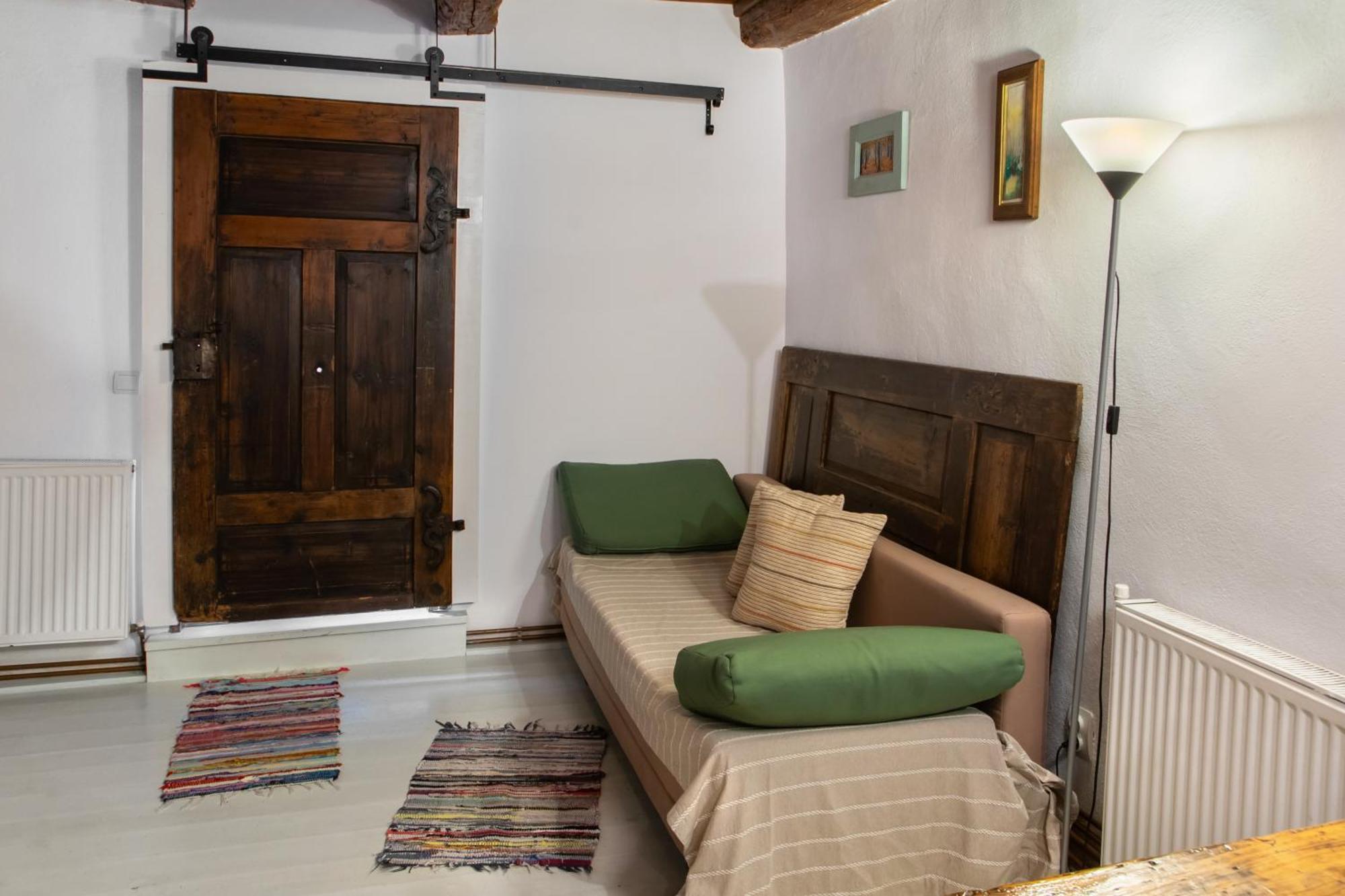 Bike House - 250-Year-Old Restored House In A Quiet Area براشوف المظهر الخارجي الصورة
